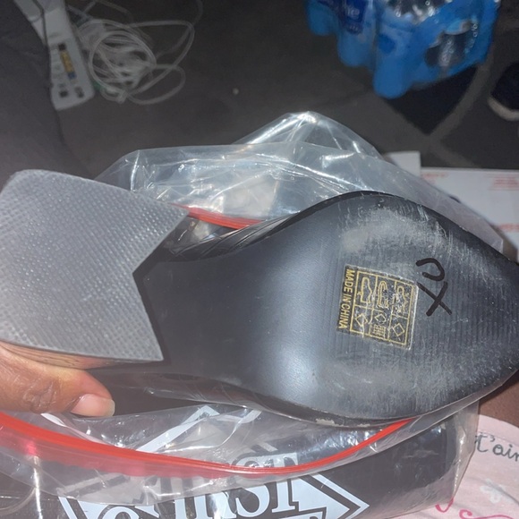 Fashion Nova Mock Croc 🐊 boots 👢 - Picture 4 of 4